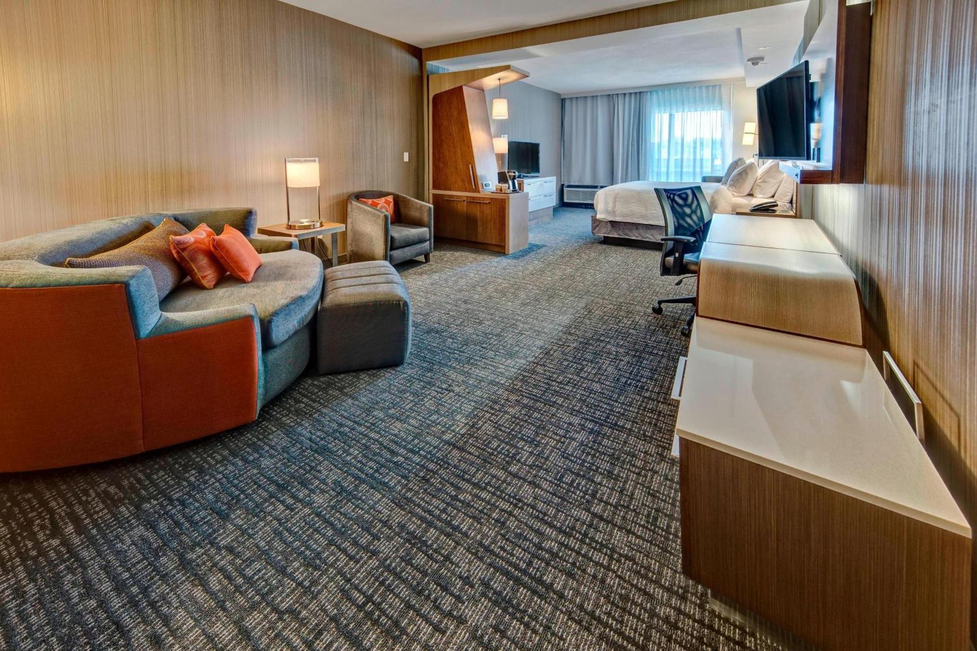 Hotel Courtyard By Marriott Westbury Long Island Exterior foto