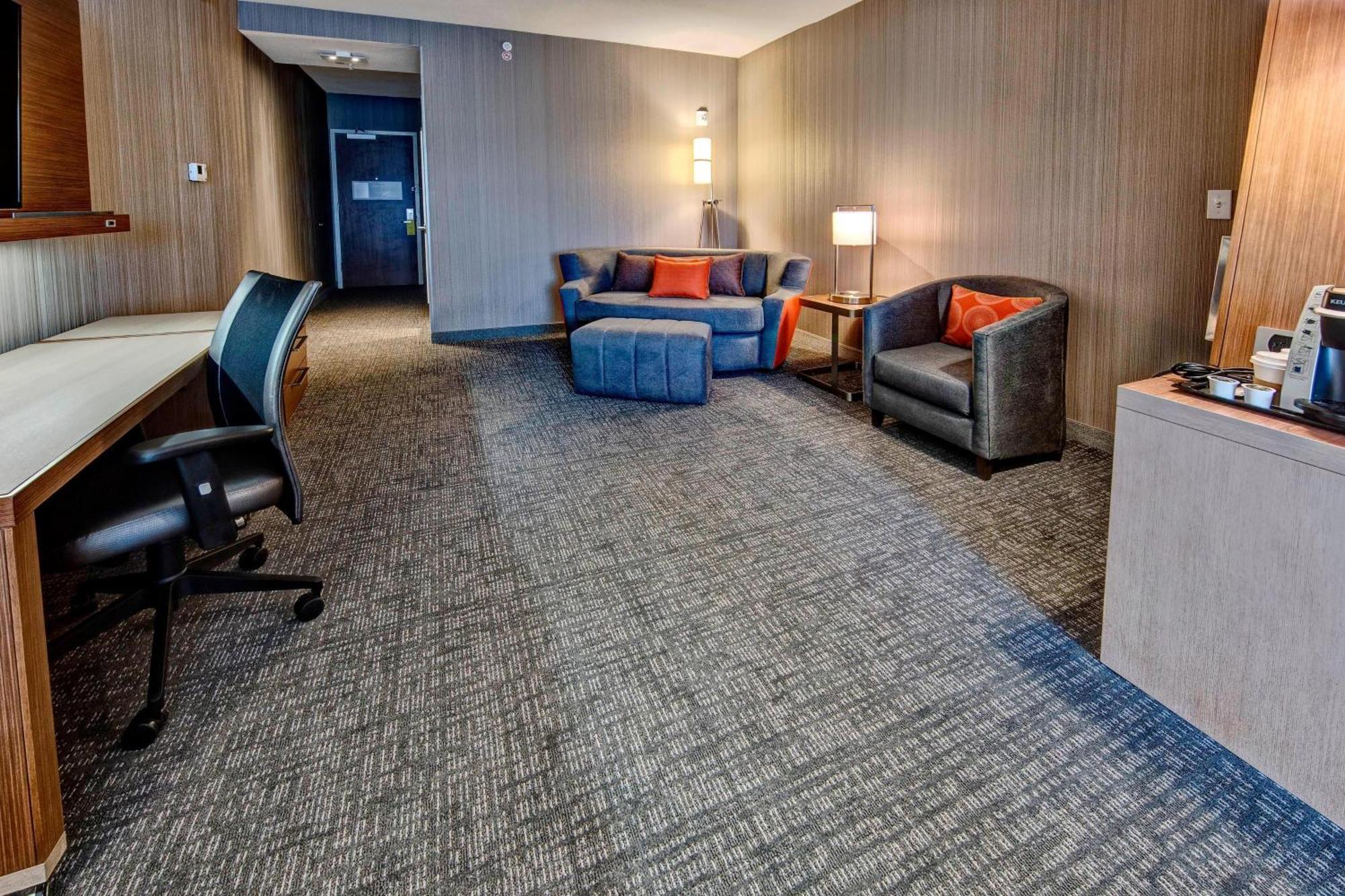 Hotel Courtyard By Marriott Westbury Long Island Exterior foto